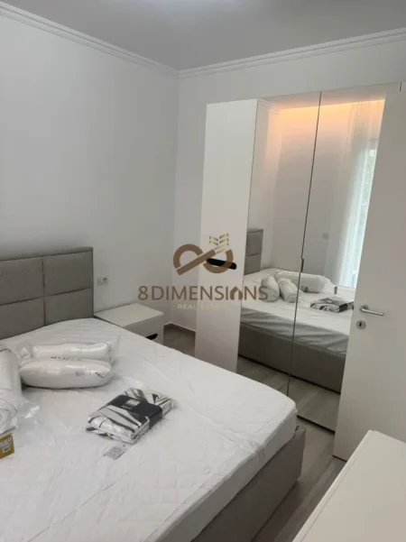 Tirane, jepet me qera apartament 1+1 Kati 2, 65 m² 600 € (Usluga Kompleks)