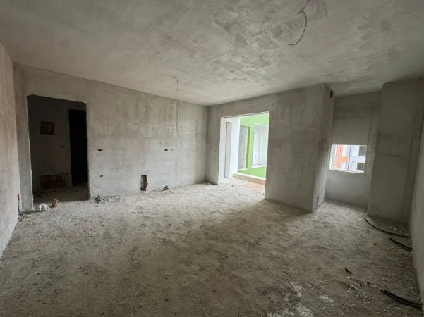 Tirane, shes apartament 1+1+Ballkon Kati 4, 71 m² 80.000 € (RING SIDE RESIDENCE sa kalon uren e Paskuqanit)