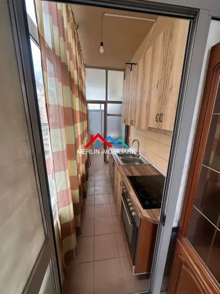 Tirane, jepet me qera apartament 1+1+Ballkon Kati 2, 40 m² 345 € (RRUGA HAVZI NELA.BULEVARDI I RI)