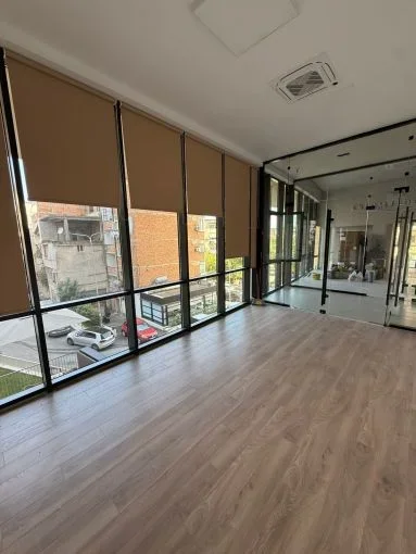 Tirane, jepet me qera zyre Kati 1, 30 m² 600 € (zogu i zi)