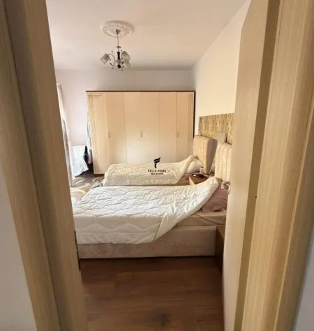 Tirane, jepet me qera apartament 3+1 Kati 4, 117 m² 700 € (KOPSHTI BOTANIK)