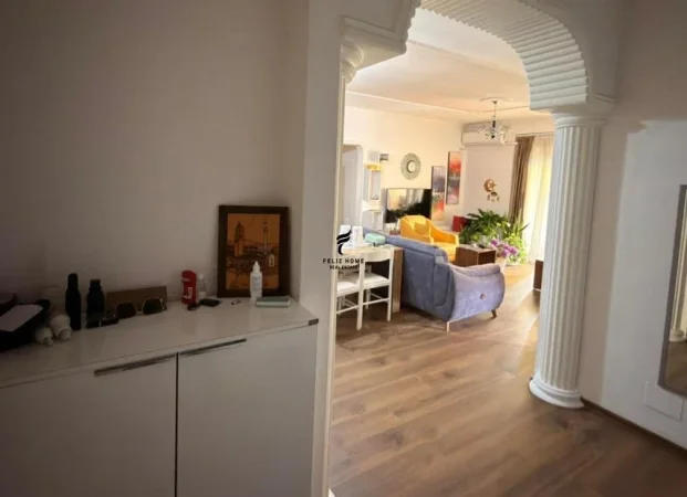 Tirane, jepet me qera apartament 3+1 Kati 4, 117 m² 700 € (KOPSHTI BOTANIK)