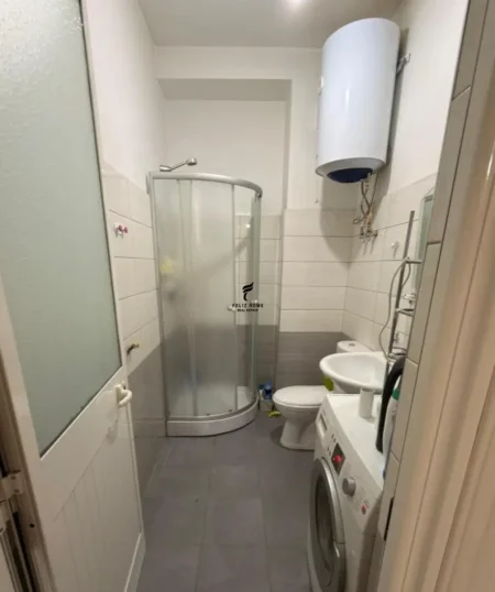 Tirane, jepet me qera apartament 3+1 Kati 4, 117 m² 700 € (KOPSHTI BOTANIK)