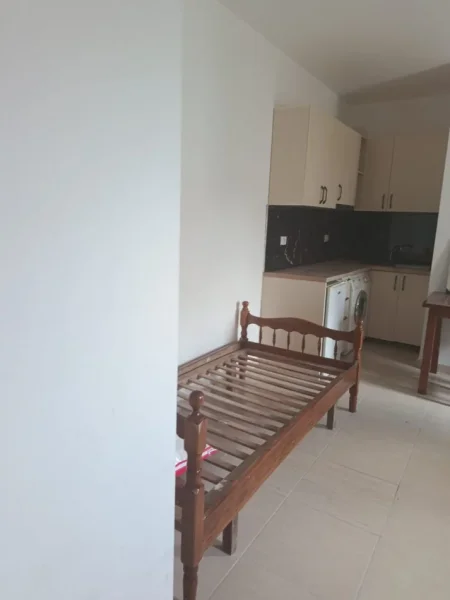 Tirane, jepet me qera apartament 1+1 Kati 3, 50 m² 300 € (Qyteti Studenti)
