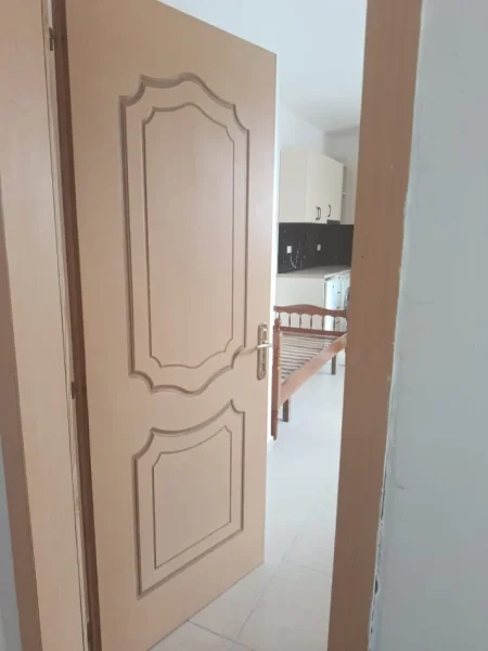 Tirane, jepet me qera apartament 1+1 Kati 3, 50 m² 300 € (Qyteti Studenti)