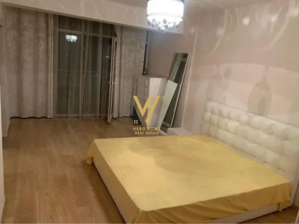 Tirane, jepet me qera apartament 2+1+Ballkon Kati 2, 140 m² 670 € (RRUGA DRITAN HOXHA)