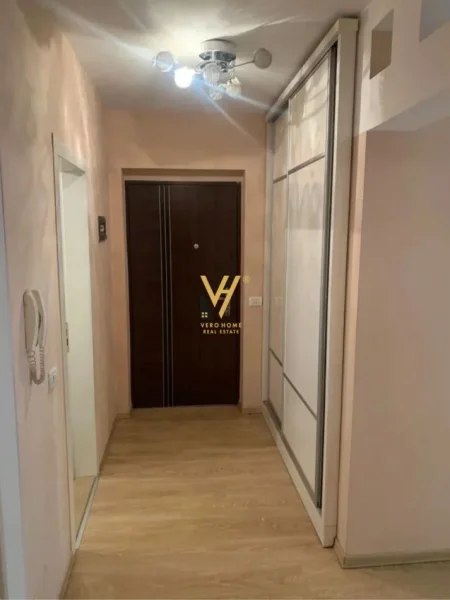 Tirane, jepet me qera apartament 2+1+Ballkon Kati 2, 140 m² 670 € (RRUGA DRITAN HOXHA)