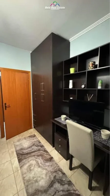 Tirane, jap me qera apartament 2+1 Kati 5, 85 m² 525 € (Spiro Floqi)