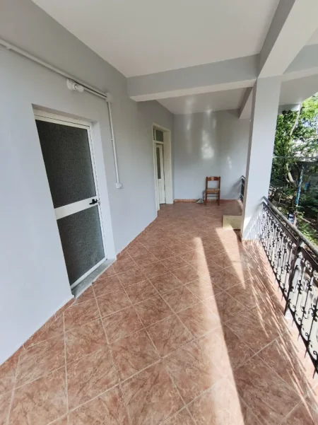 Tirane, jepet me qera shtepi 2+1 Kati 0, 78 m² 350 € (Ali Shefqeti)