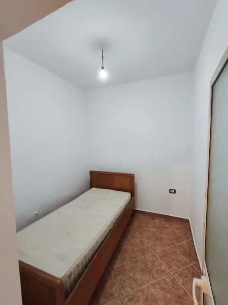 Tirane, jepet me qera shtepi 2+1 Kati 0, 78 m² 350 € (Ali Shefqeti)