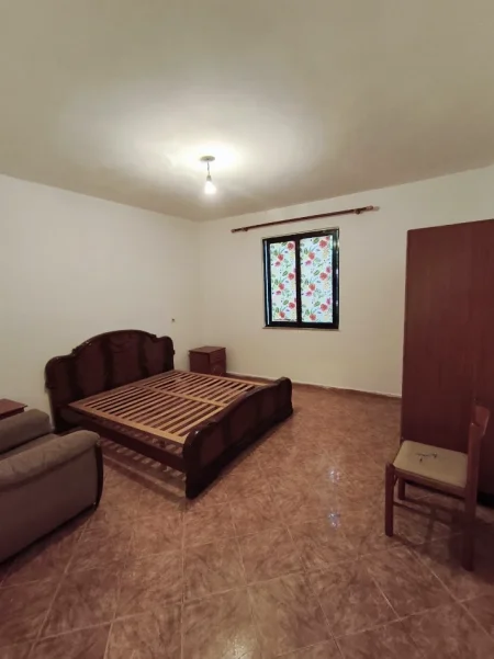 Tirane, jepet me qera shtepi 2+1 Kati 0, 78 m² 350 € (Ali Shefqeti)