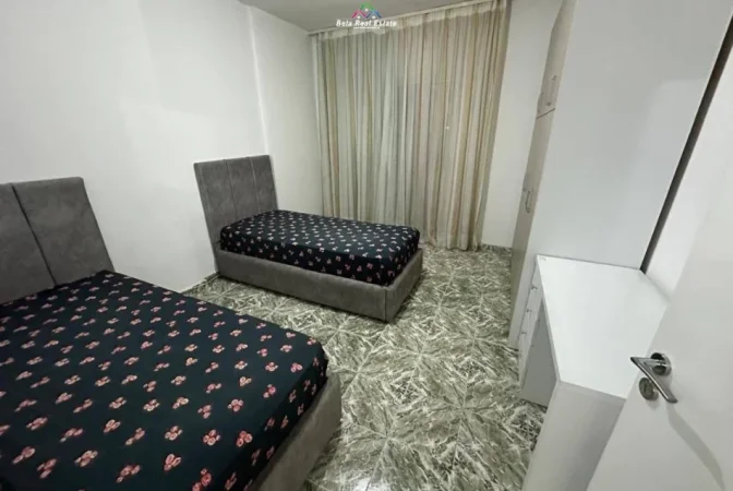 Tirane, jepet me qera apartament 2+1 Kati 7, 87 m² 620 € (Rruga Muzaket)