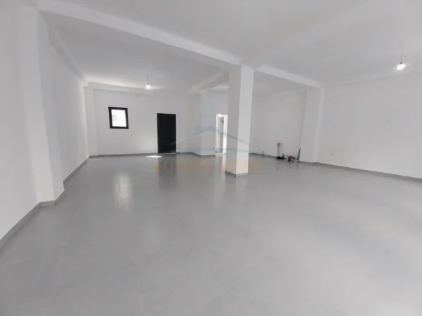 Tirane, shitet dyqan Kati 0, 109 m² 315.000 € (kongresi lushnjes)