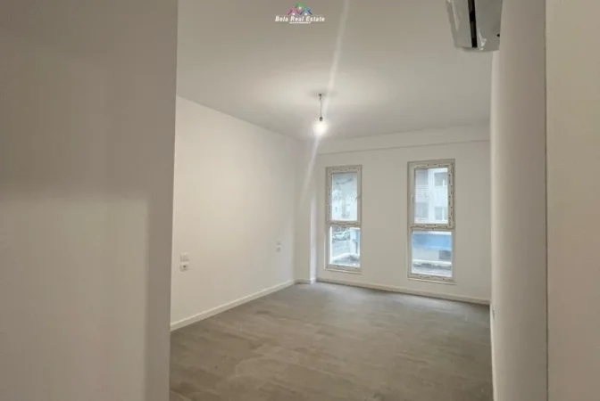 Tirane, jepet me qera zyre Kati 1, 113 m² 740 € (dritan hoxha)