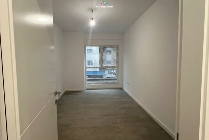 Tirane, jepet me qera zyre Kati 1, 113 m² 740 € (dritan hoxha)