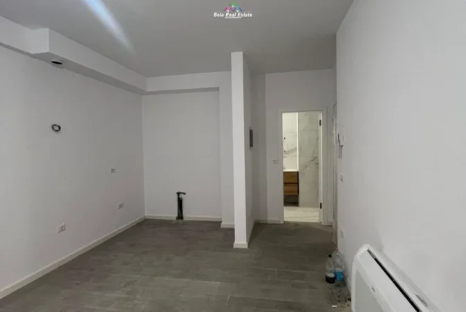 Tirane, jepet me qera zyre Kati 1, 113 m² 740 € (dritan hoxha)