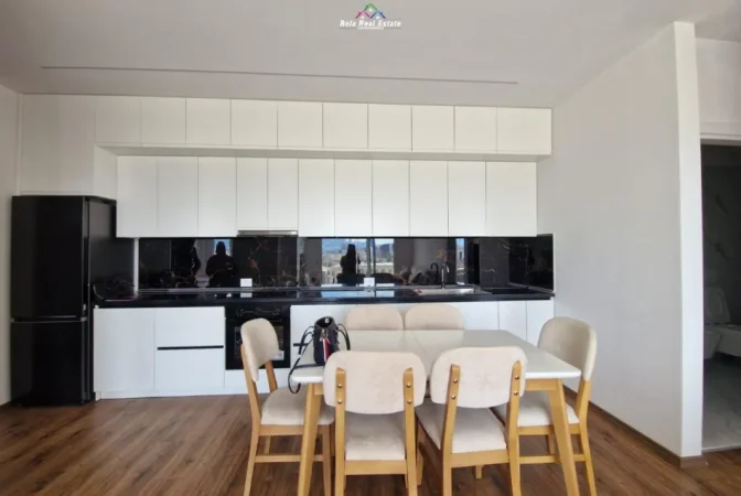 Tirane, jepet me qera apartament 2+1 Kati 7, 100 m² 500 € (paskuqan)