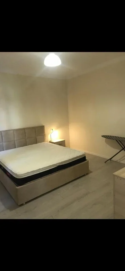 Tirane, jepet me qera apartament 1+1 Kati 1, 70 m² 400 € (Tregu Elektrik)