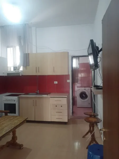 Jap qera apartament 1+1 Kati 1, 50 m² 250€ (Rruga Muhamed Deliu)