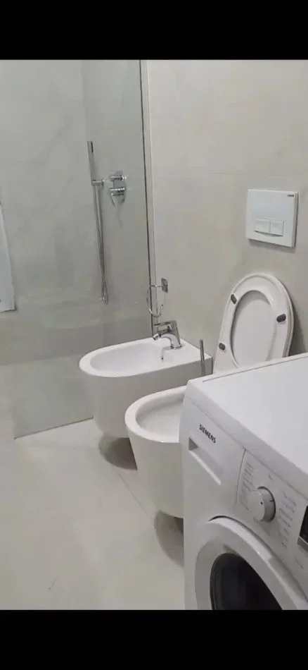 Tirane, jepet me qera apartament 1+1 Kati 5, 60 m² 450 € (Kompleksi Kadiu)