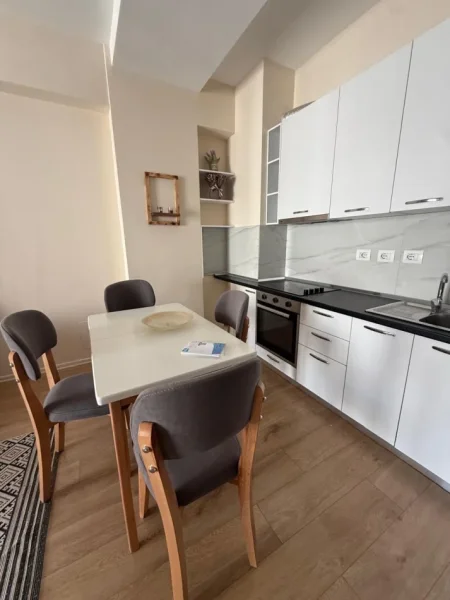 Tirane, jepet me qera apartament 2+1 Kati 6, 90 m² 600 € (Rruga Siri Kodra)