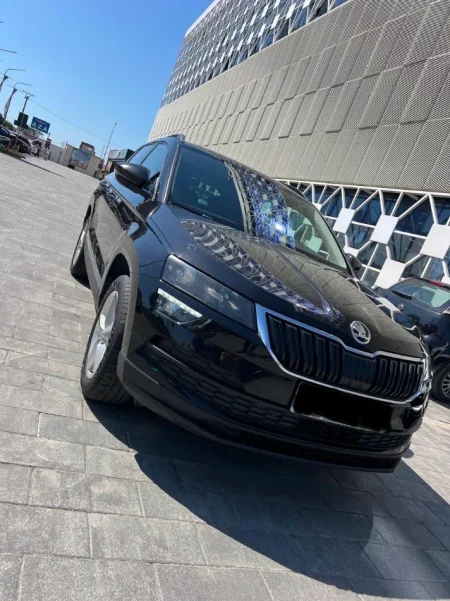 Tirane, shitet Skoda karroq Nafte, e zeze Klima 175.000 km 17.500 €