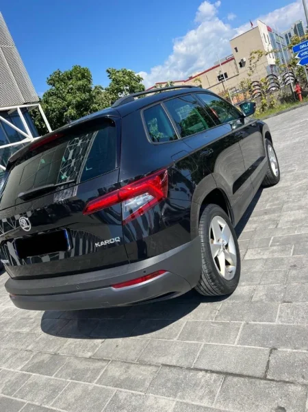 Tirane, shitet Skoda karroq Nafte, e zeze Klima 175.000 km 17.500 €