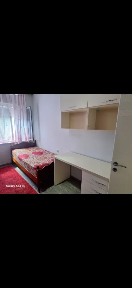 Tirane, jepet me qera nga Pronari, pa-komision apartament 2+1+Ballkon Kati 5, 85 m² 450 € (Ferit Xhajko)