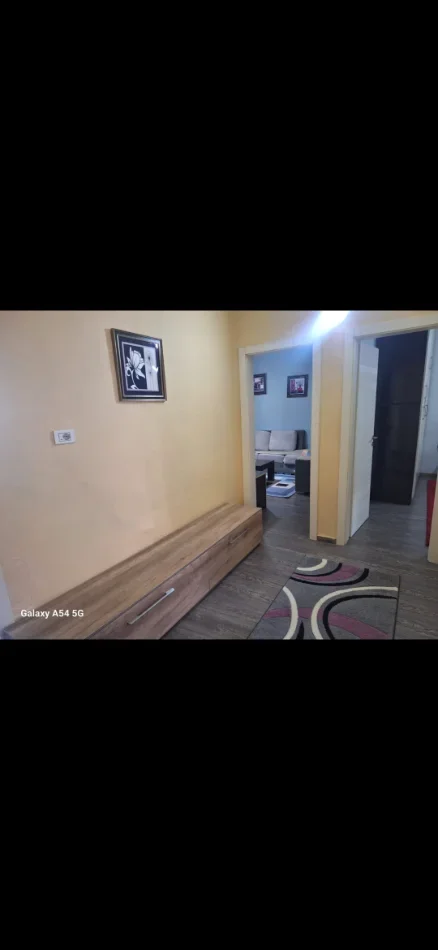 Tirane, jepet me qera nga Pronari, pa-komision apartament 2+1+Ballkon Kati 5, 85 m² 450 € (Ferit Xhajko)