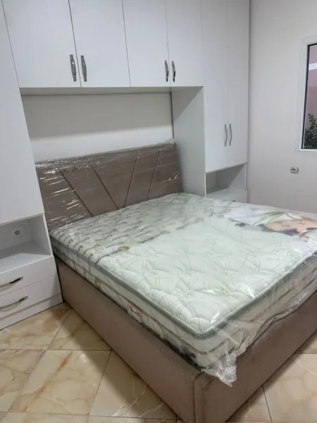 Tirane, jepet me qera apartament 1+1 Kati 1, 65 m² 350 € (Qyteti Studenti)