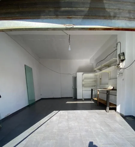 Tirane, jepet me qera ambjent biznesi Kati 1, 50 m² 350 € (Astir)