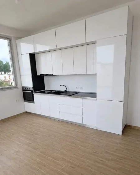Tirane, jepet me qera apartament 1+1 Kati 1, 104 m² 370 € (Astir)