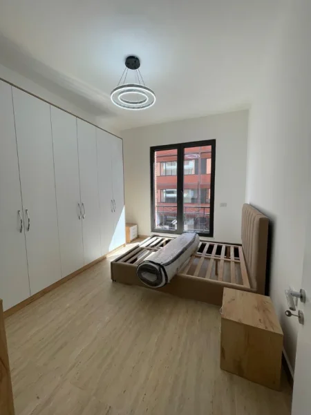Tirane, jepet me qera apartament 1+1 Kati 4, 75 m² 750 € (KOMPLEKSI DELIJORGJI)