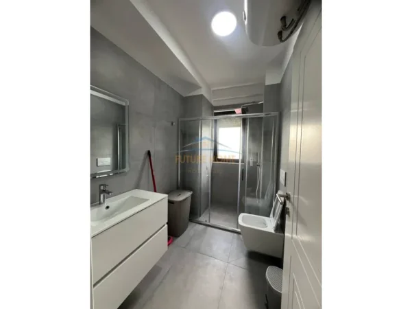 Tirane, shitet 2+1 Kati 7, 99 m² 320.002 € (Rruga e Durresit)