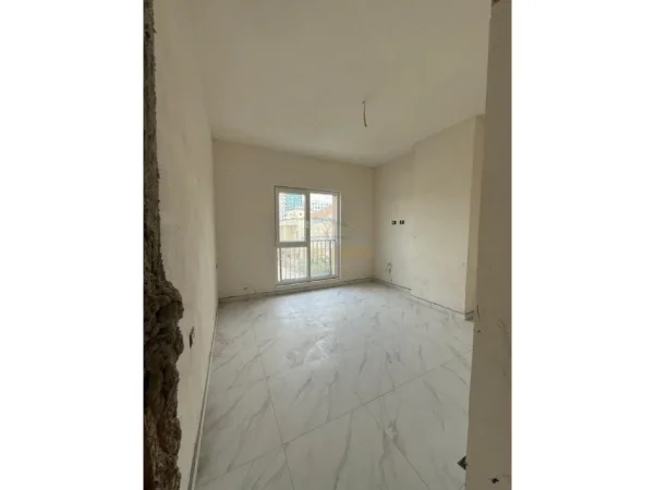 Tirane, jepet me qera apartament 1+1 Kati 1, 65 m² 600 € (Jordan Misja)
