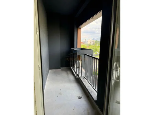 Tirane, jepet me qera apartament 1+1 Kati 1, 65 m² 600 € (Jordan Misja)
