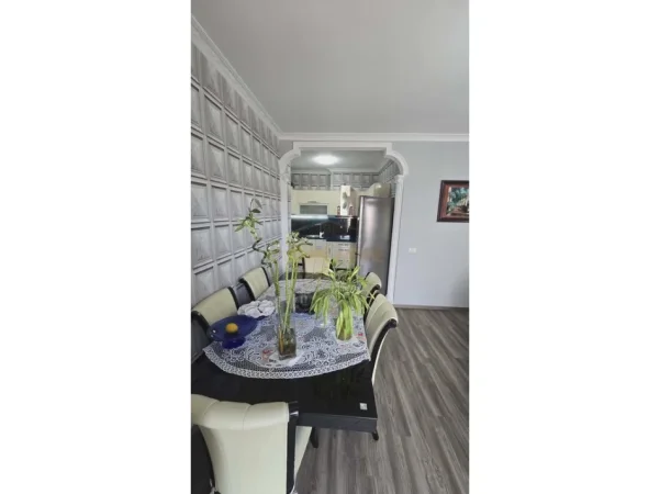 Tirane, shitet apartament 2+1+Ballkon Kati 4, 113 m² 260.000 € (Rruga Jordan Misja)