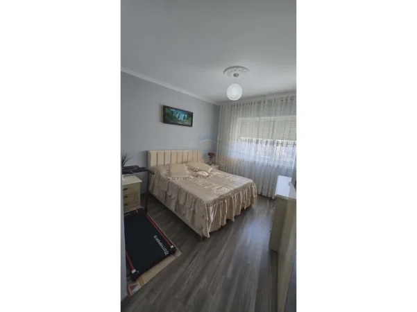 Tirane, shitet apartament 2+1+Ballkon Kati 4, 113 m² 260.000 € (Rruga Jordan Misja)