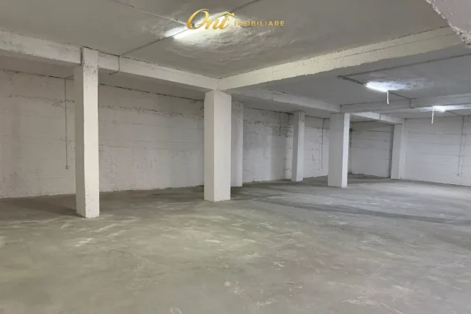 Tirane, jepet me qera magazine , 500 m² 2.000 € (ISH NEWS 24)