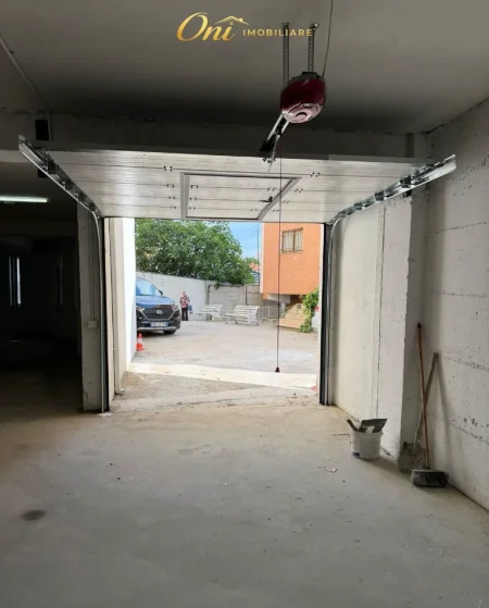 Tirane, jepet me qera magazine , 500 m² 2.000 € (ISH NEWS 24)