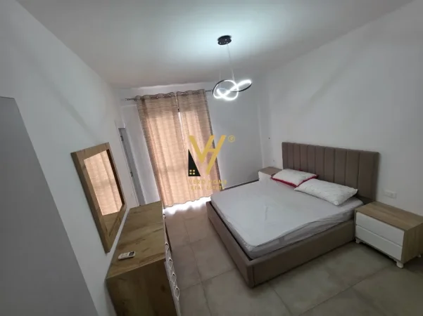 Tirane, jepet me qera apartament 2+1+Ballkon Kati 9, 90 m² 620 € (QSUT)