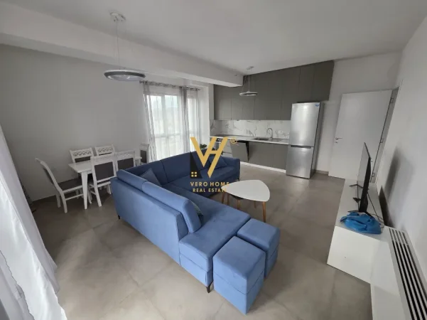 Tirane, jepet me qera apartament 2+1+Ballkon Kati 9, 90 m² 620 € (QSUT)