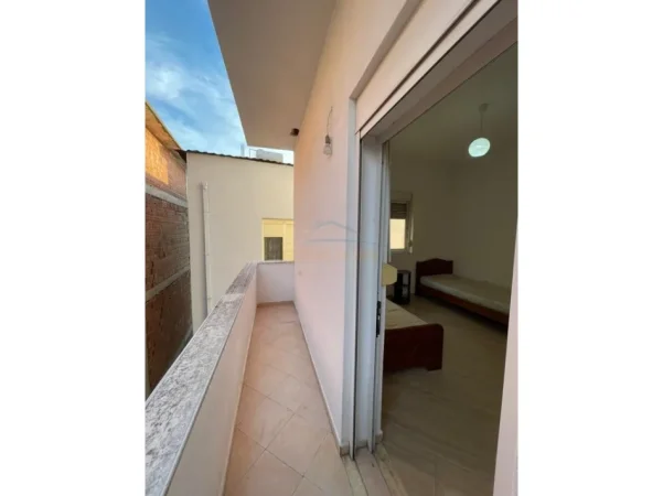 Tirane, jepet me qera apartament 2+1 Kati 2, 110 m² 400 € (Kodra e Priftit.)