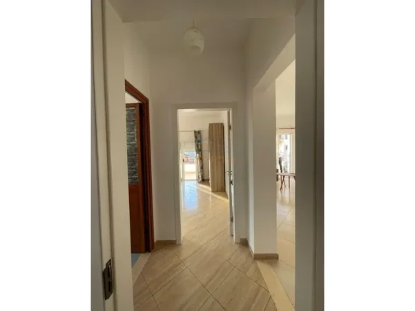 Tirane, jepet me qera apartament 2+1 Kati 2, 110 m² 400 € (Kodra e Priftit.)