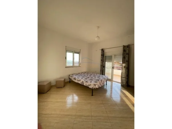 Tirane, jepet me qera apartament 2+1 Kati 2, 110 m² 400 € (Kodra e Priftit.)