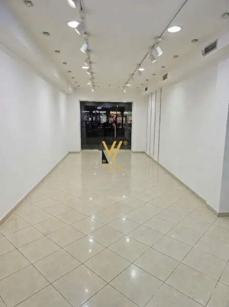 Tirane, jepet me qera ambjent biznesi Kati 0, 75 m² 1.600 € (RRUGA E KAVAJES)