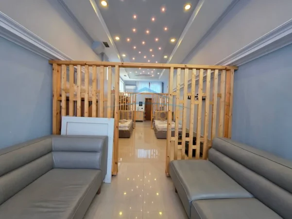 Tirane, jepet me qera garsonier 1+1 Kati 0, 39 m² 350 € (Fakulteti Ekonomik)
