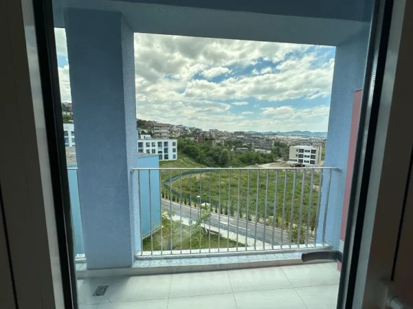 Tirane, shitet apartament 1+1+Ballkon Kati 3, 59 m² 95.000 € (Fresk)