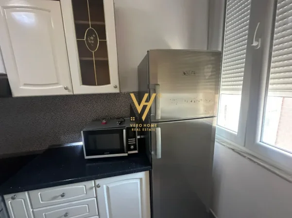 Tirane, jepet me qera apartament 2+1+Ballkon Kati 4, 100 m² 720 € (VASIL SHANTO)