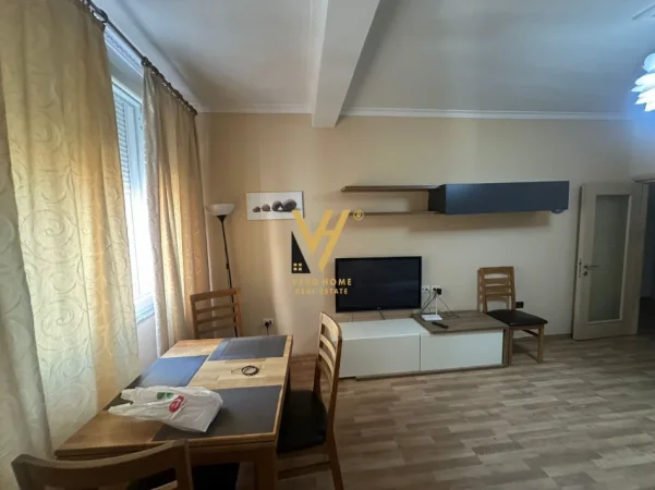 Tirane, jepet me qera apartament 2+1+Ballkon Kati 4, 100 m² 720 € (VASIL SHANTO)